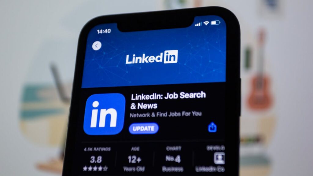 Tips on How to use LinkedIn to create a professional brand - Logie Buzz