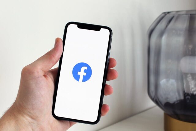 Facebook updates live videos